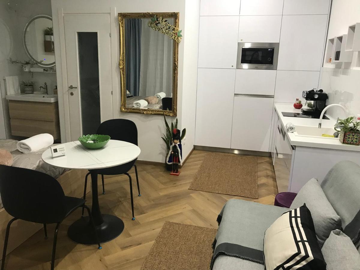 Greatforest Rosehill 2 Apartman -Bmw- Debrecen Ngoại thất bức ảnh